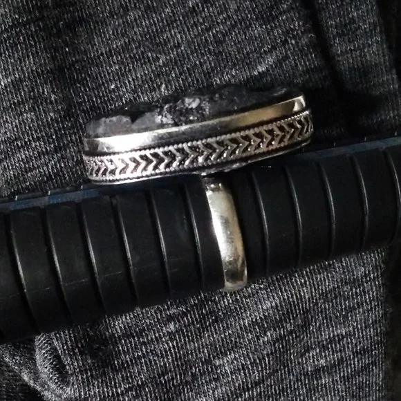 Raw Black Tourmaline Ring Sz 8 - Metaphysical Protection Stone - Goth - Picture 6 of 13